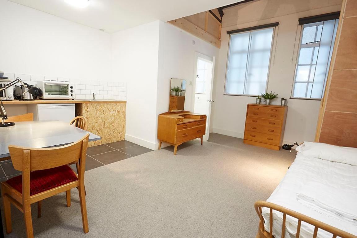 Green Rooms Лондон Экстерьер фото